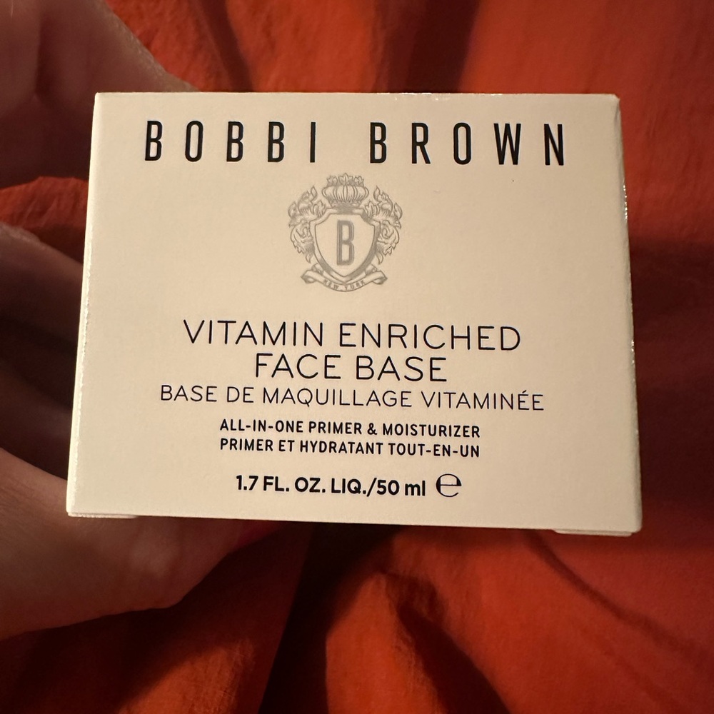 NIB - Bobbi Brown Vitamin Enriched Face Base